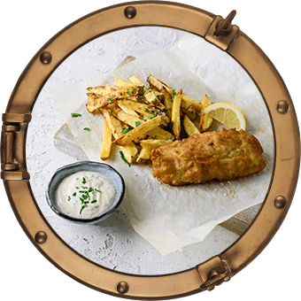 FISH & CHIPS MED ERTEPURÉ OG REMULADE