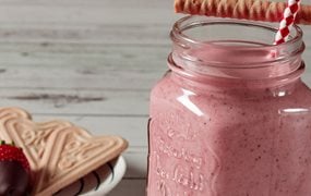 Iglo Rezept für Erdbeer Frappe mit Vanilleeis