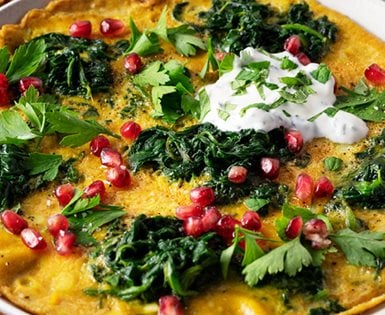 Spinat-Omelette auf Teller