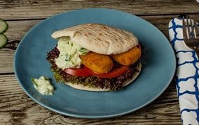 Iglo Fischstäbchen Pita mit Kräuter Knoblauch Sauce