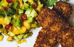 Iglo Rezept Bretzelstaebchen auf Mango Avocado Tartar