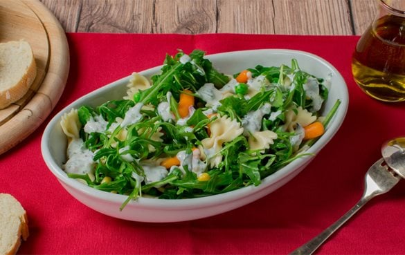 Iglo Nudelsalat mir Rucola und Gemüse Rezept
