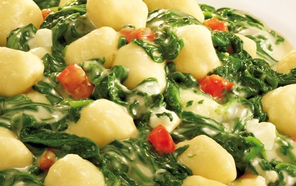 Gnocchi selbst gemacht im Handumdrehen – passt ideal zu Blattspinat mit Schafkäse.